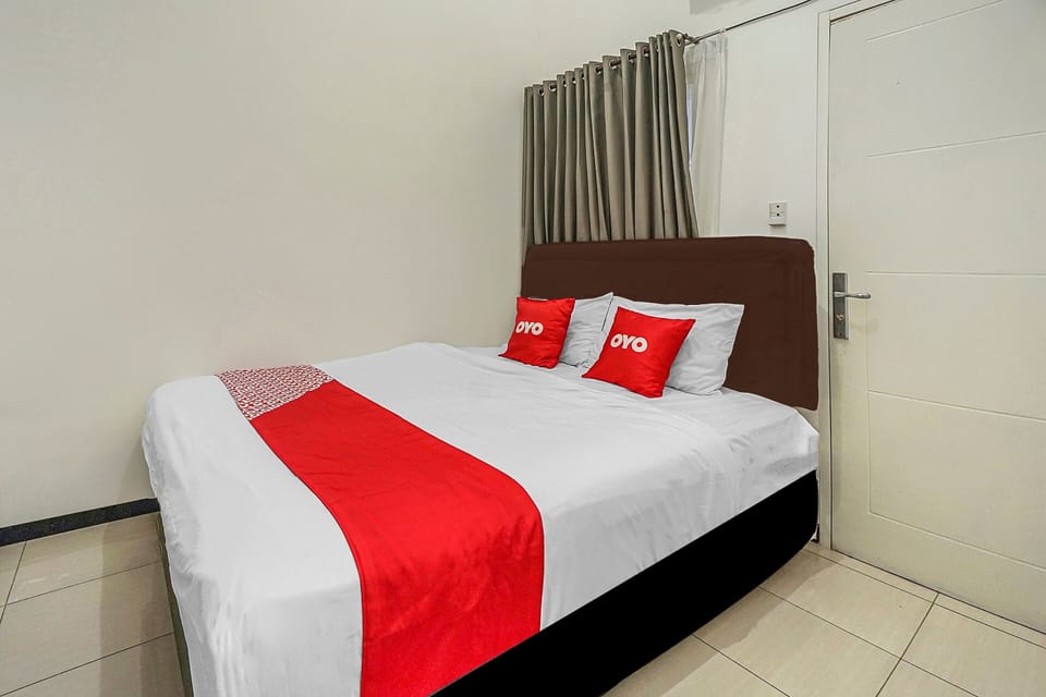 Standard Double Room | Laptop workspace, free WiFi, bed sheets