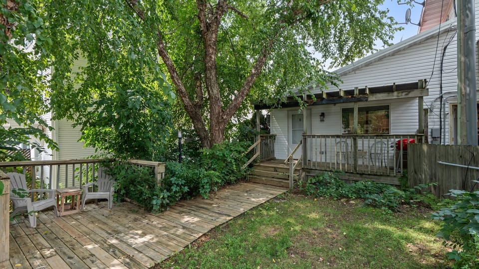 Hang out on the deck with the electric grill, or enjoy another one of the quiet nooks in Mist's charming front yard.