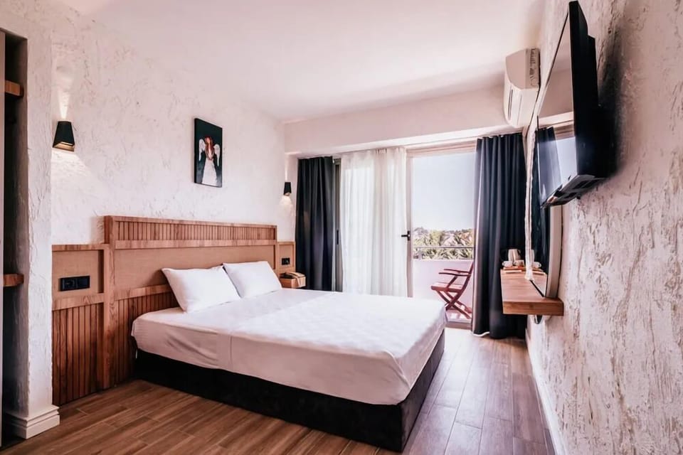 Standard Room | Premium bedding, minibar, laptop workspace, free WiFi
