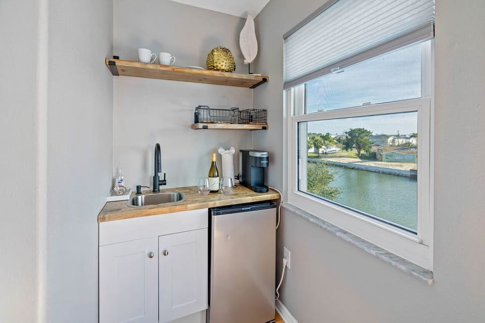 Master Bedroom Wet Bar