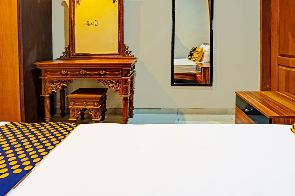 Basic Double Room | Laptop workspace, free WiFi, bed sheets