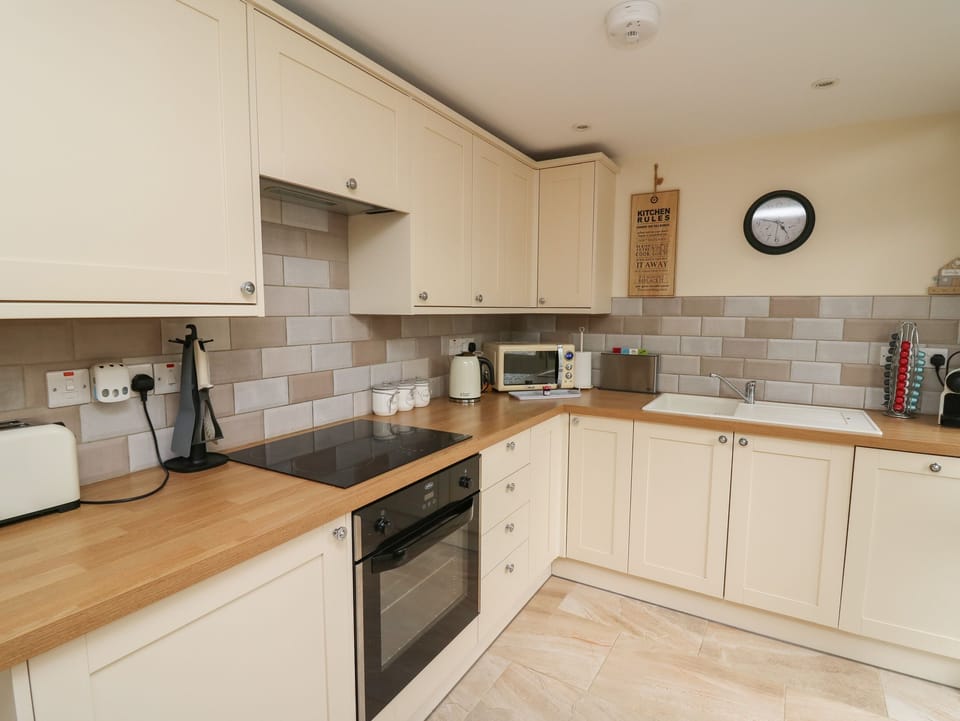 Fridge, dishwasher, electric kettle, toaster