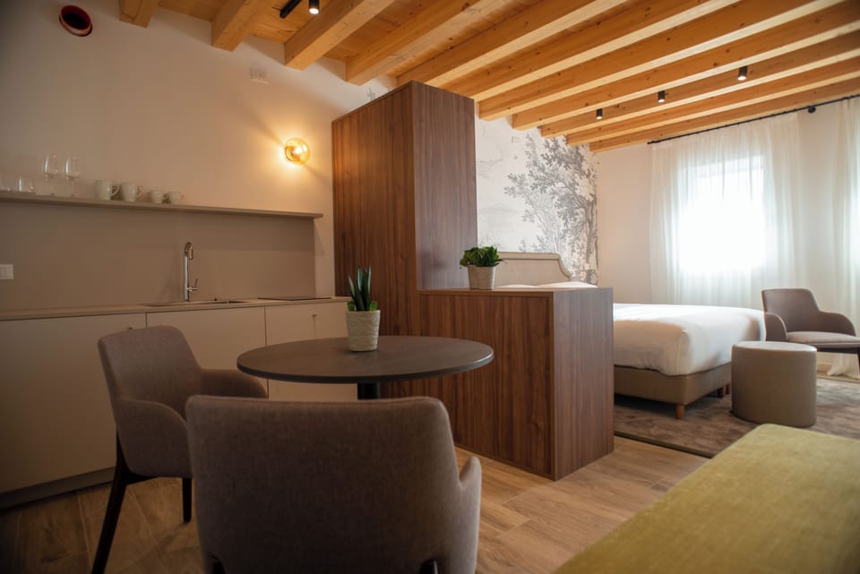 Studio | Living area | Smart TV