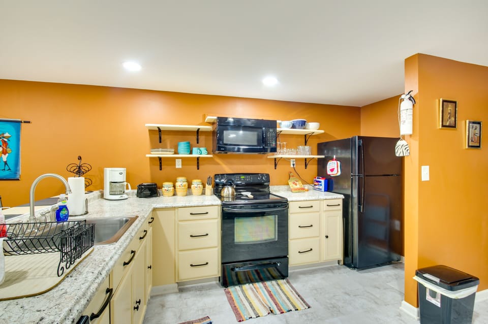 Kitchen | Dishwasher | Free WiFi | Central Heating & Air Conditioning