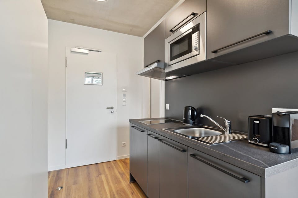 Bay premium Studio | Private kitchen | Mini-fridge, microwave, dishwasher, toaster
