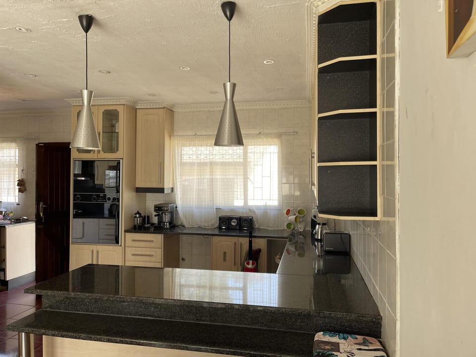 House | Private kitchen | Fridge, microwave, oven, stovetop