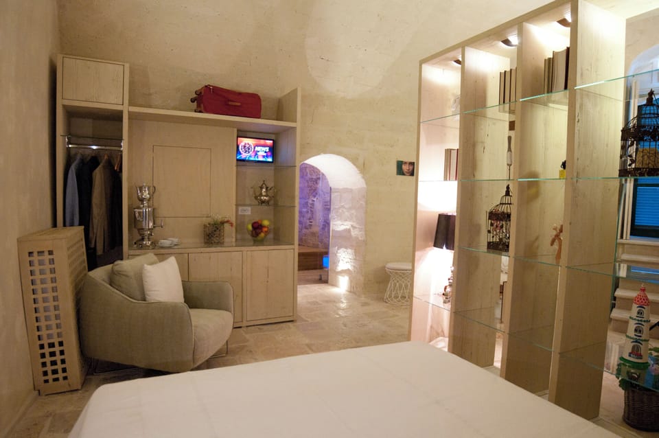 Deluxe Room | 1 bedroom, premium bedding, down comforters, memory foam beds