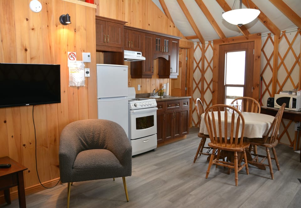 Deluxe Tree House | Living area | Flat-screen TV, foosball, table tennis