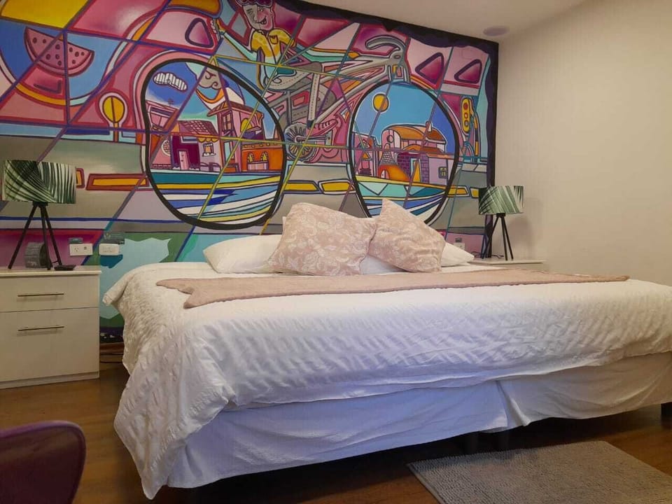 Deluxe Studio Suite | Premium bedding, down comforters, Select Comfort beds, WiFi (free)