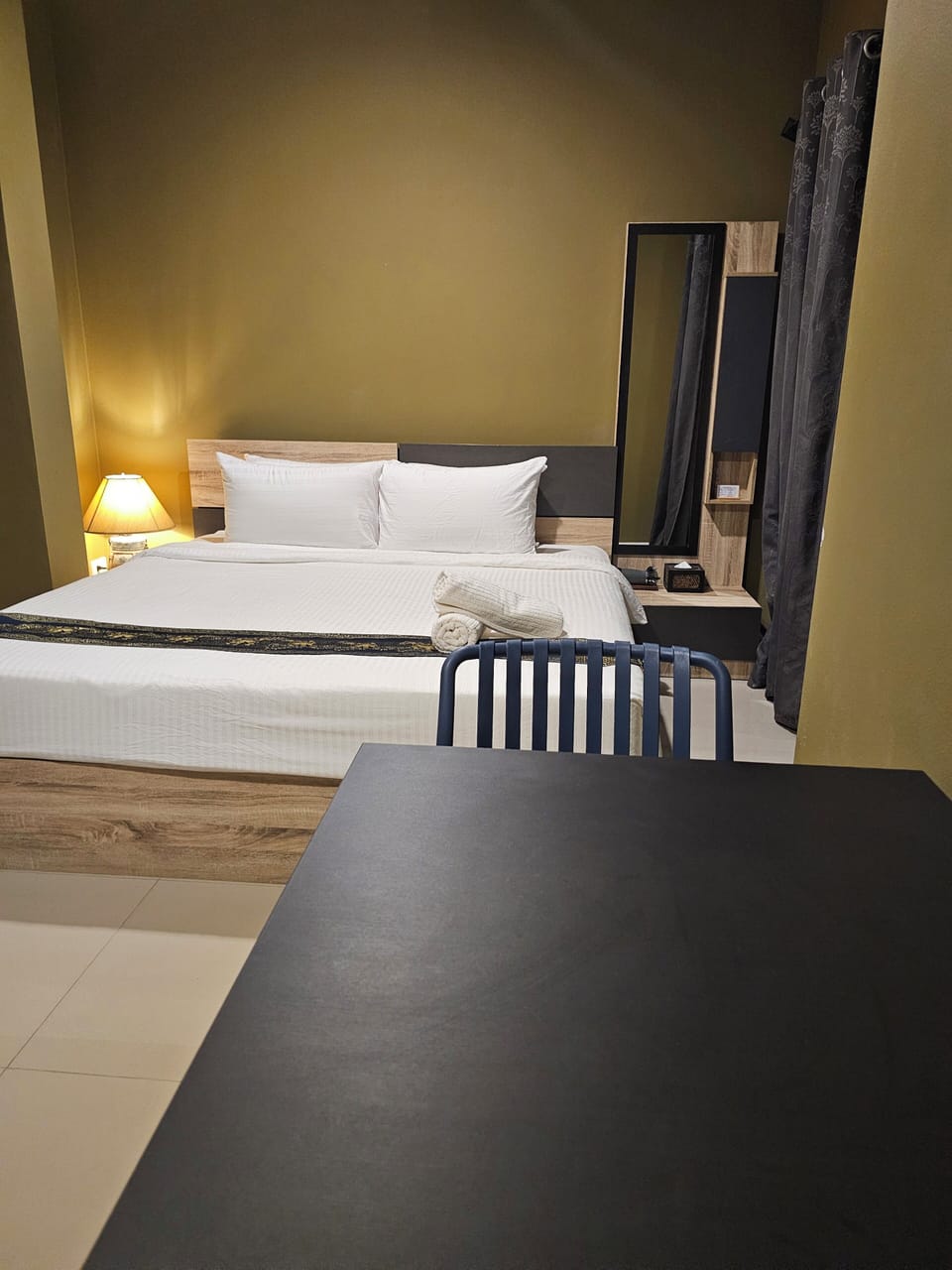 Deluxe Room, 1 King Bed | 1 bedroom, individually furnished, soundproofing, free WiFi
