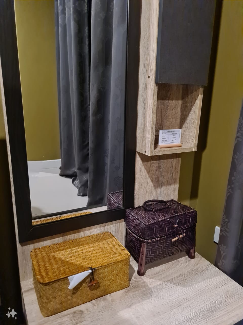 Deluxe Room, 1 King Bed | 1 bedroom, individually furnished, soundproofing, free WiFi