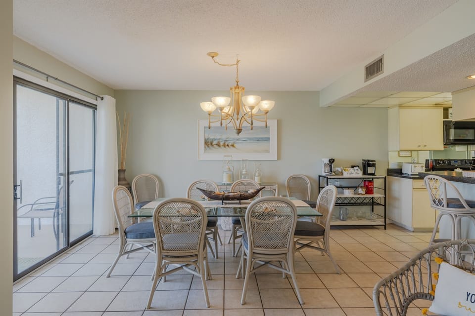 Dining area with balcony access
