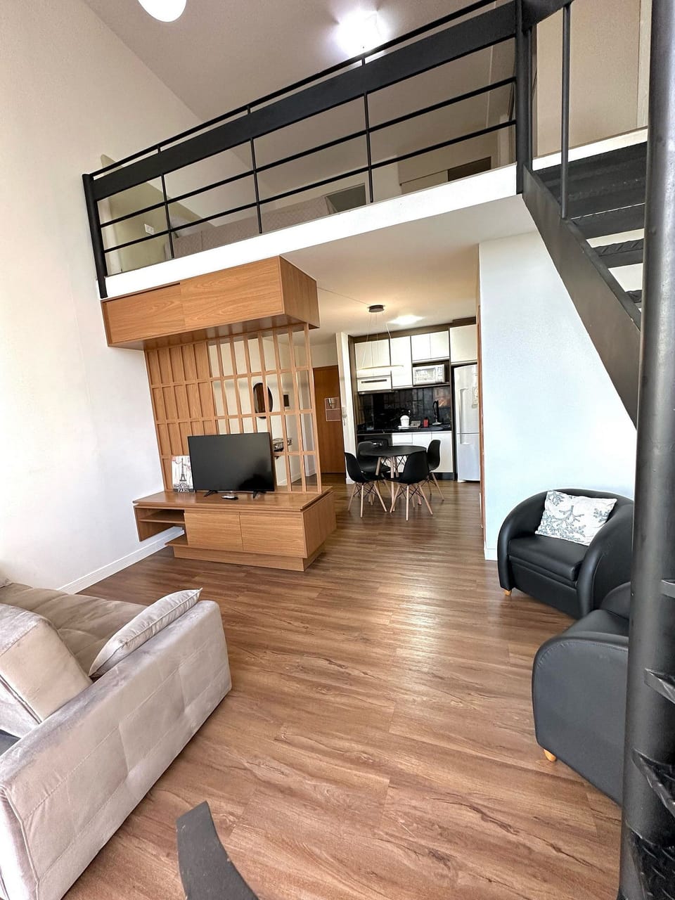 Traditional Apartment | Living area | 40-inch flat-screen TV with digital channels, TV