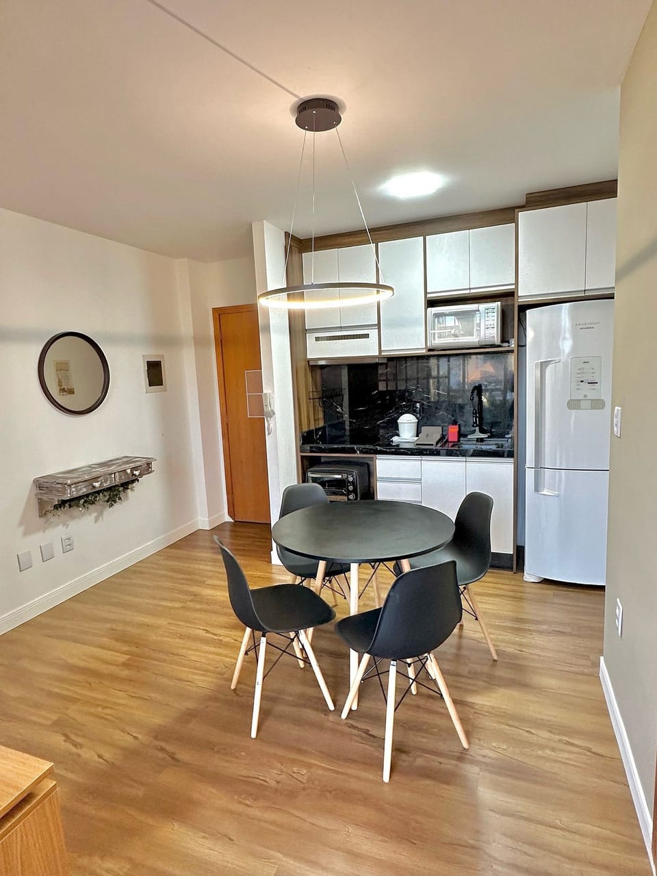 Traditional Apartment | Dining