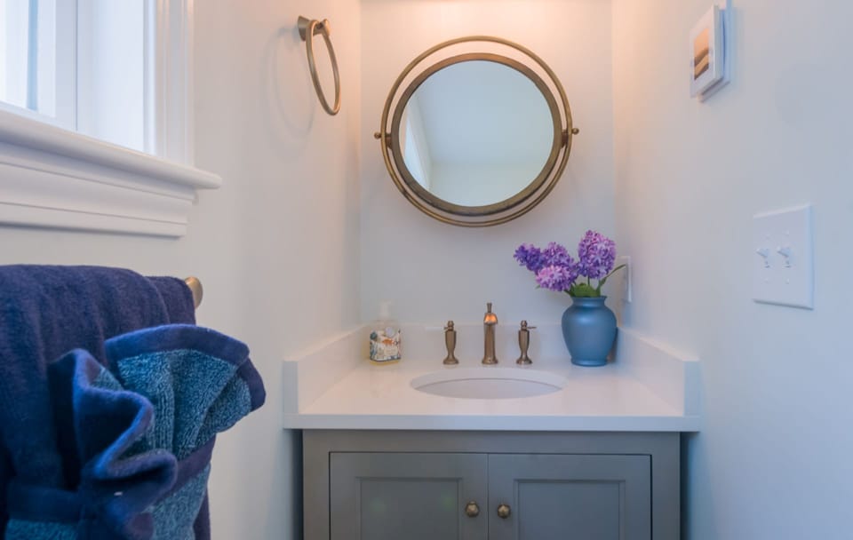 Bathroom 1- Full with stall shower