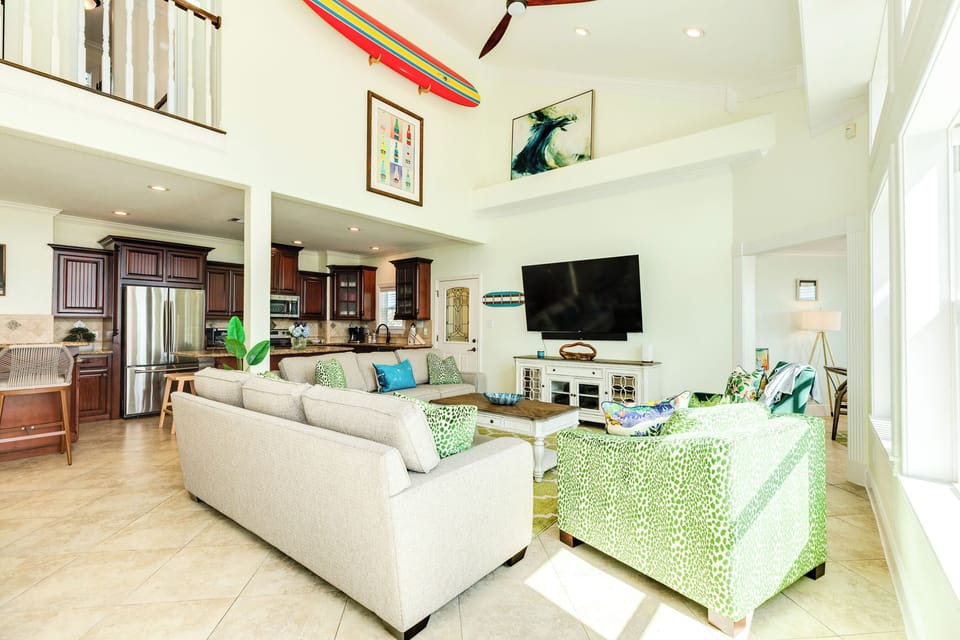 Newly redecorated great room with high ceilings and room for all. 