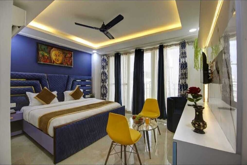 Deluxe Room | 1 bedroom, free wired internet