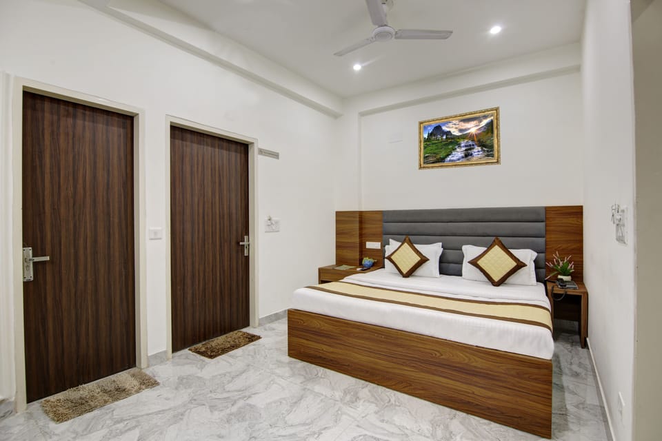 Family Suite | Desk, laptop workspace, soundproofing, iron/ironing board