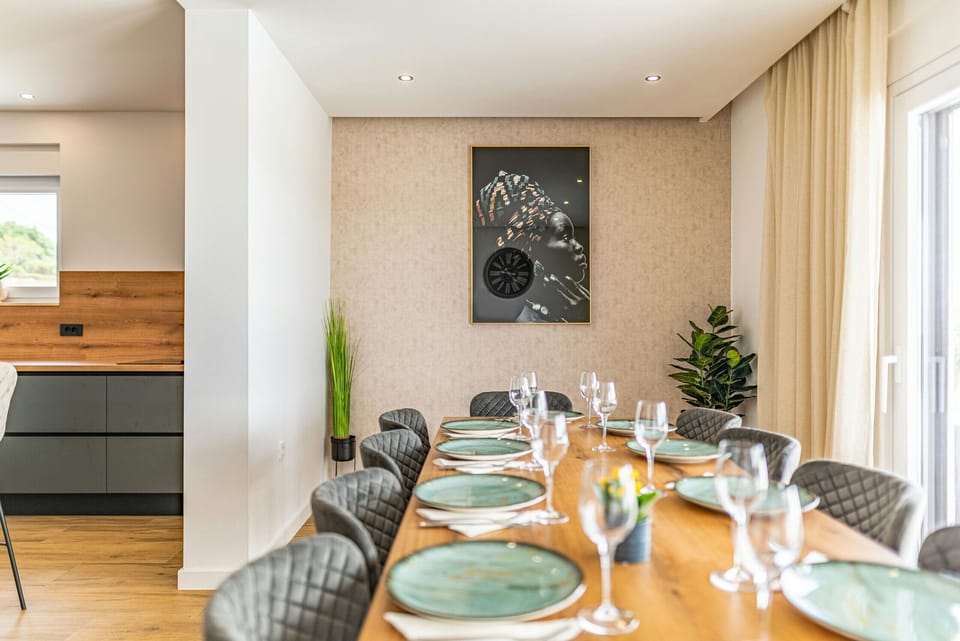 Villa, 4 Bedrooms, Private Pool, Mountain View | In-room dining
