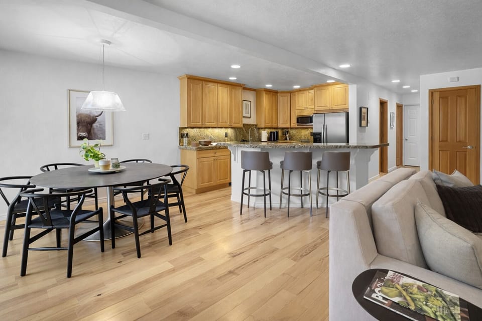 Condo, 2 Bedrooms | Interior