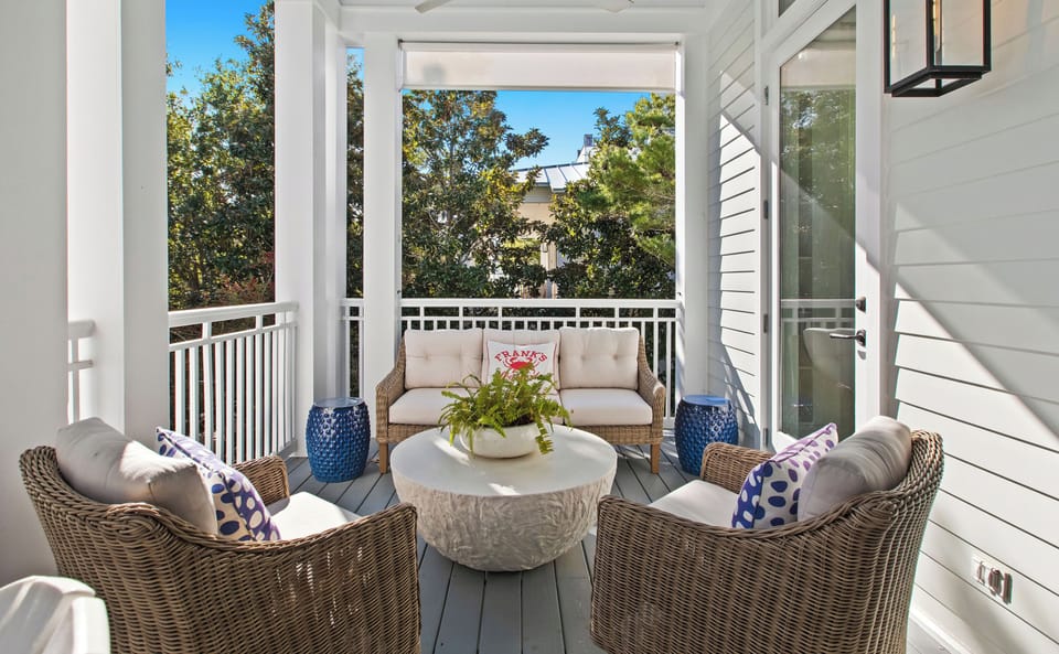 2nd floor balcony