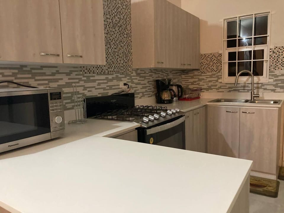 House | Private kitchen | Fridge, microwave, oven, stovetop