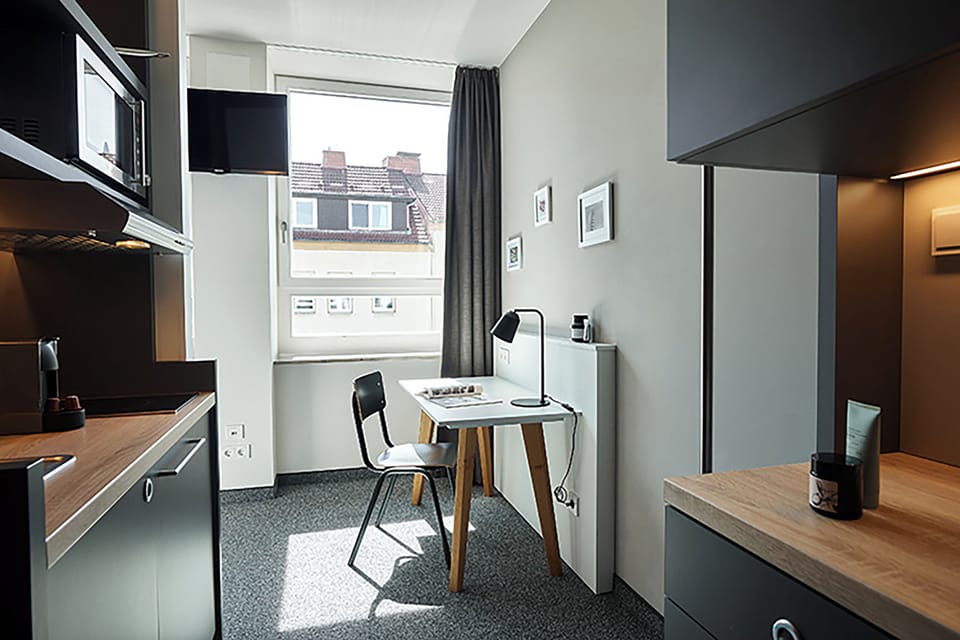 Hypo-allergenic bedding, in-room safe, desk, laptop workspace
