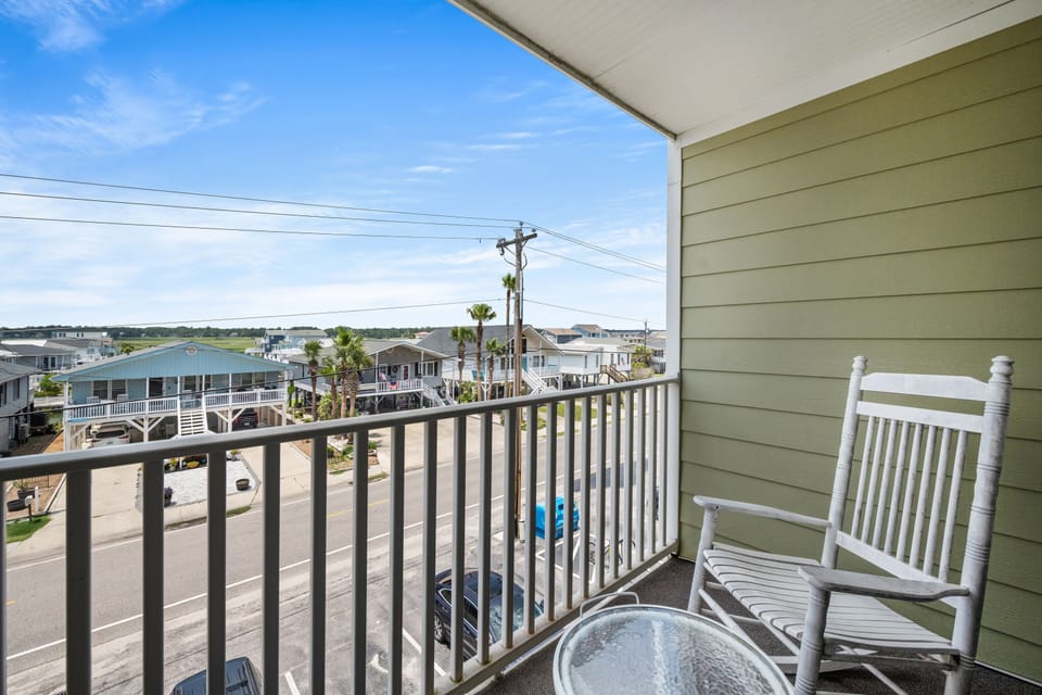 Have your morning coffee while enjoying the marsh view.