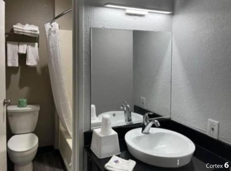 Combined shower/tub, free toiletries, towels, soap