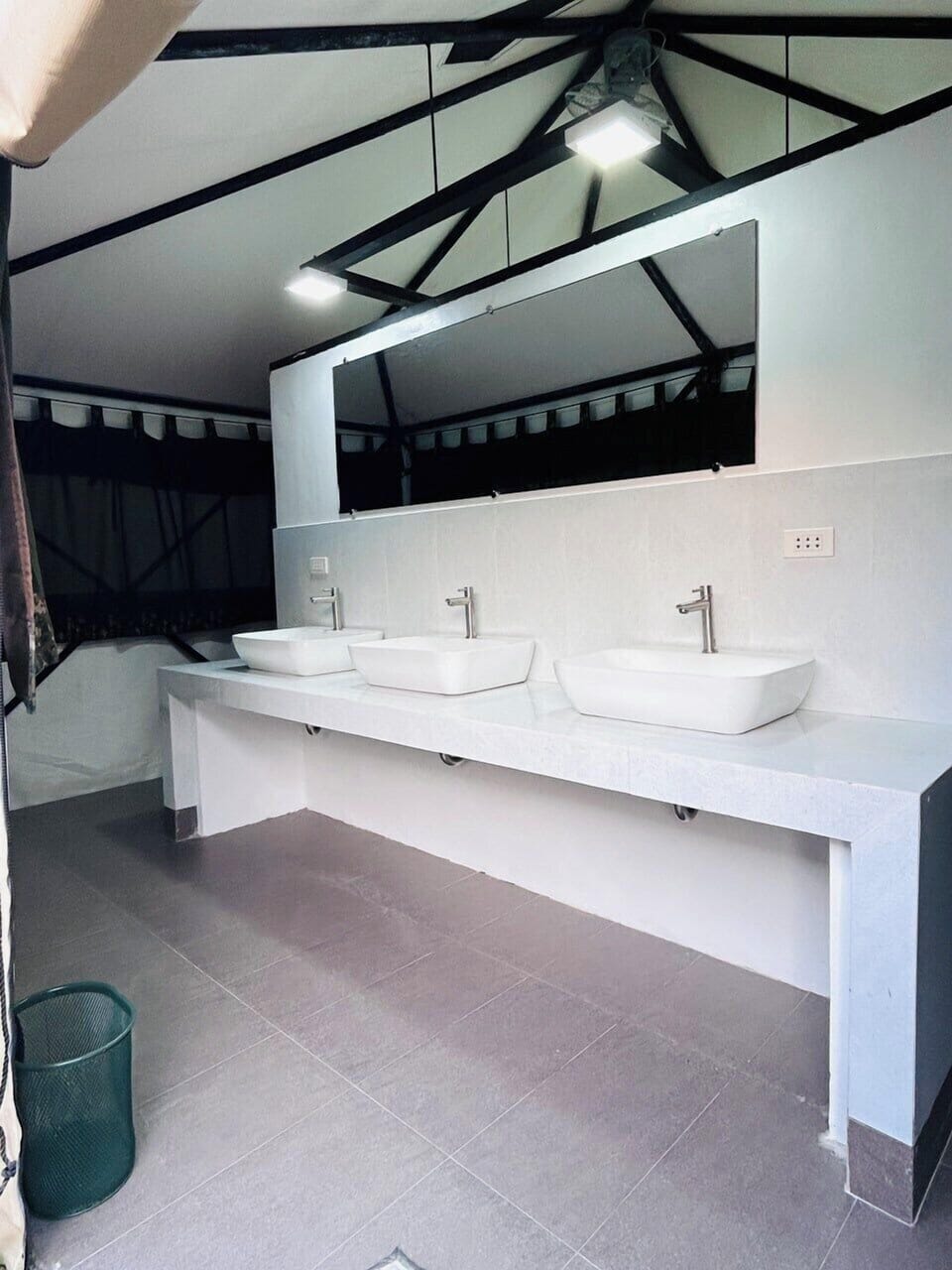 Basic Shared Dormitory, Mixed Dorm | Bathroom | Shower, rainfall showerhead