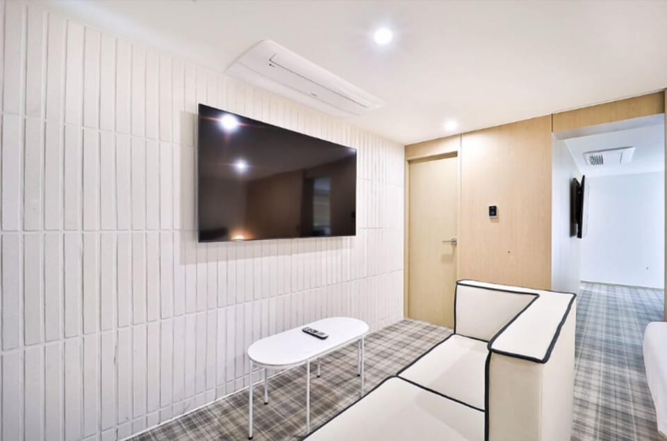 Penthouse Open-air bath & Hinoki Sauna (Air Dresser, 65-inch Smart TV, Air Purifier, Netflix) | Down comforters, memory foam beds, desk, laptop workspace