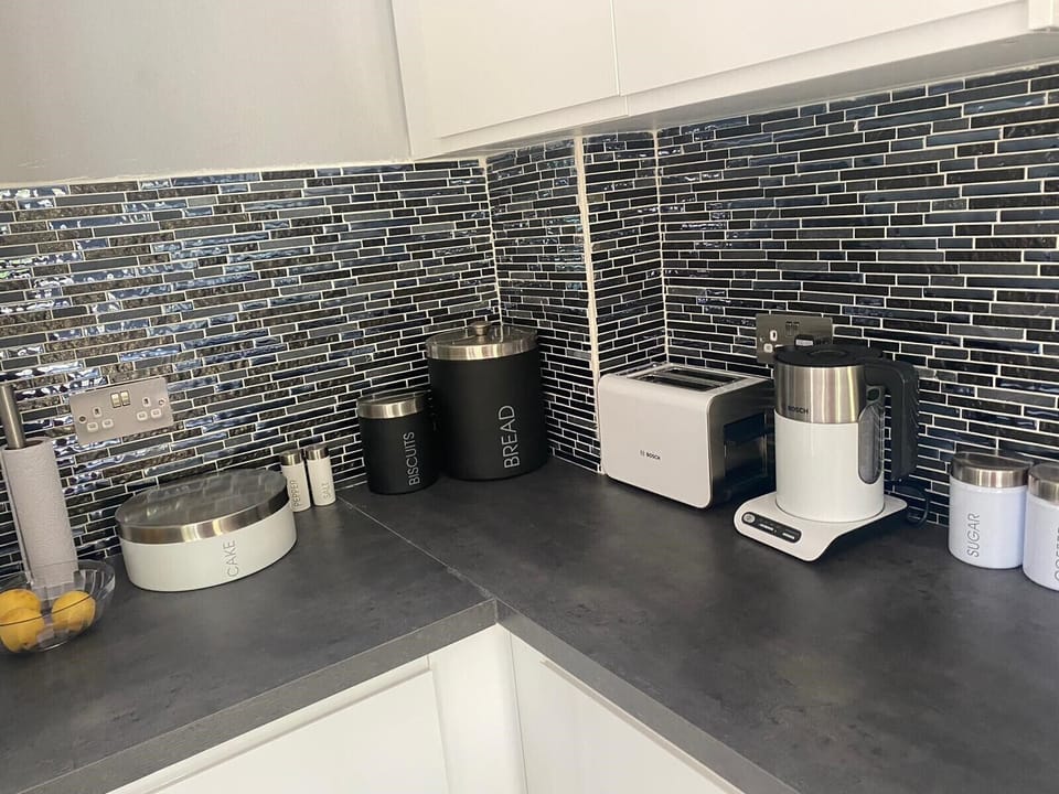 Apartment | Private kitchen | Fridge, microwave, oven, stovetop