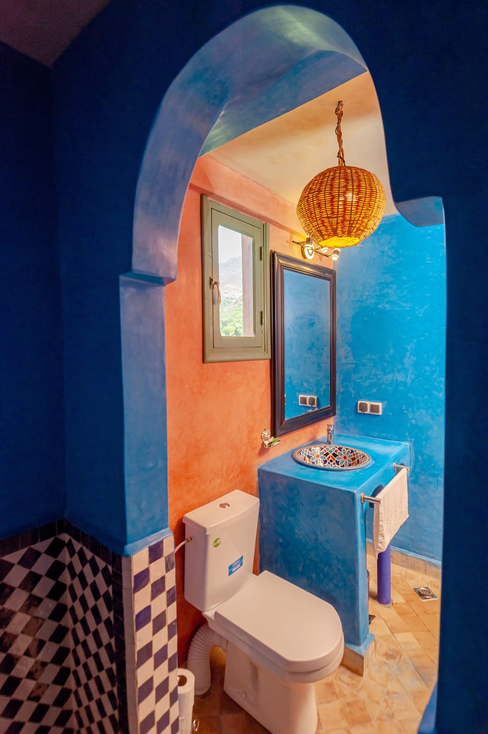 Comfort Double Room | Bathroom | Free toiletries, hair dryer