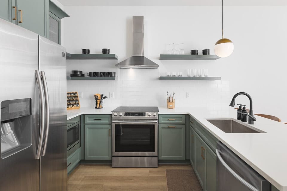 Fully-stocked kitchen with all the dishes, cookware, and utensils you'll need. High-end appliances including a Keurig & K-cups for your morning ritual.
