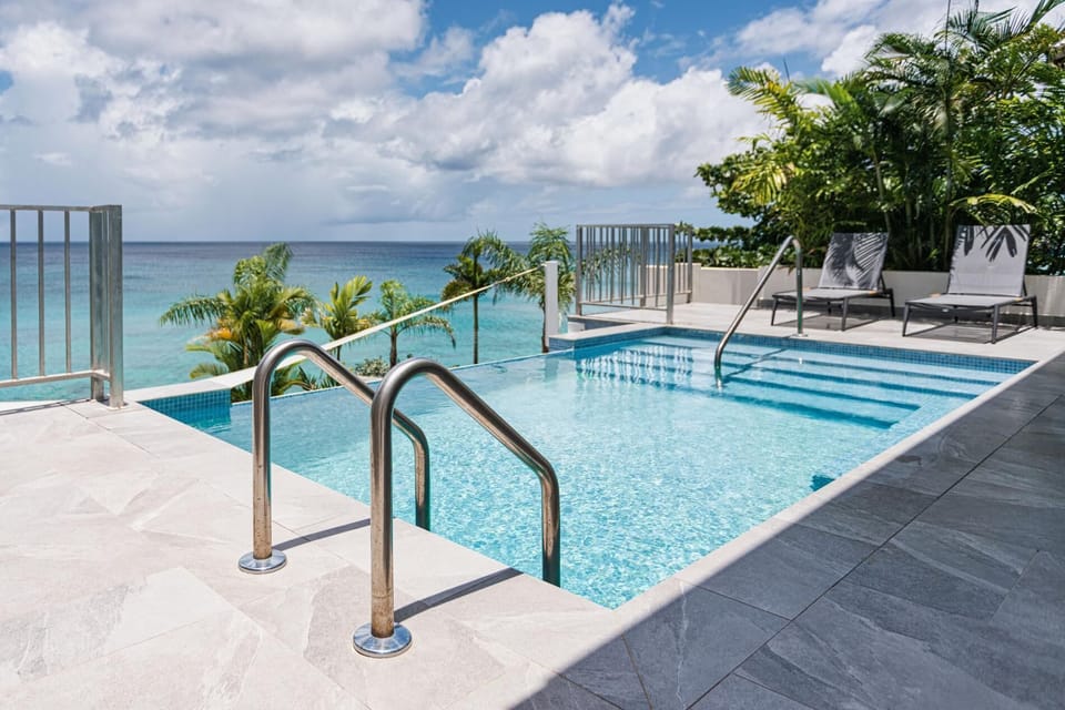 Villa Francoise- 4BR Beachfront Property w/ Pool (1954)