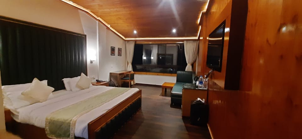 Superior Double or Twin Room | Premium bedding, memory foam beds, in-room safe, desk