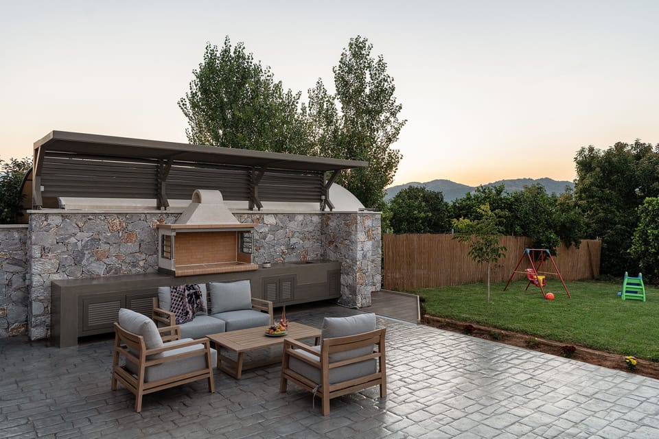 Relax and enjoy wonderful mountain views!