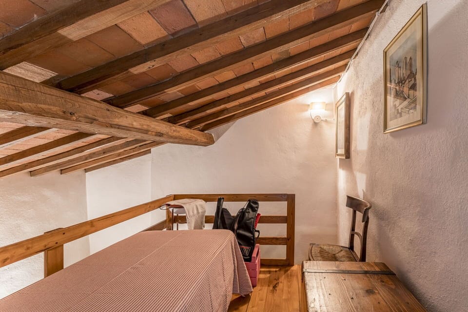 Amenities, Autumn, Bedroom, Room Detail, Spring, Summer