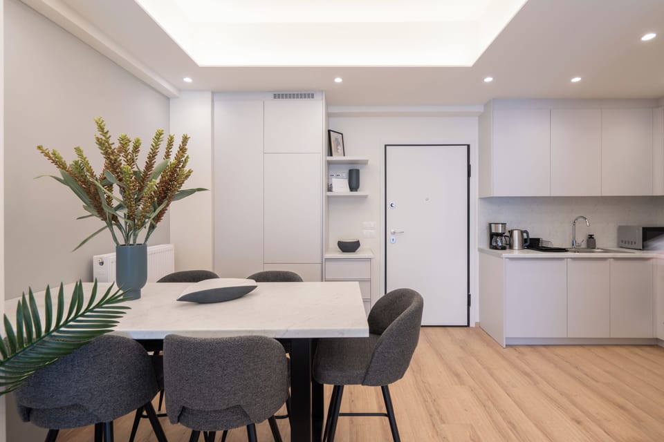 City Apartment | In-room dining