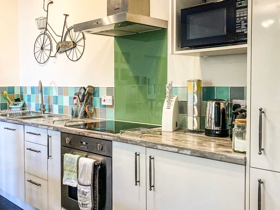 Superior Apartment, Ensuite, Sea View (Self Catering Coachman's ) | Private kitchen | Electric kettle