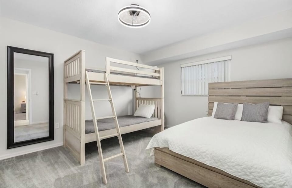 GUEST ROOM 2 HAS TWIN BUNK BEDS / FULL SIZE BED - MANY COMBINATIONS FOR GUESTS. 