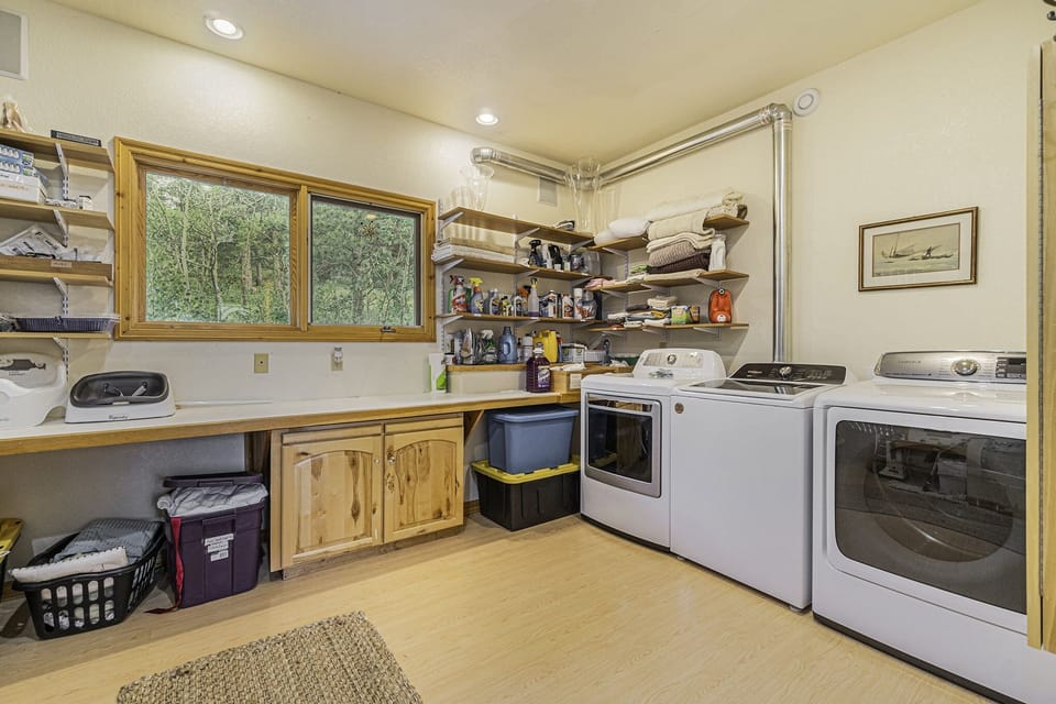 House, 6 Bedrooms | Private kitchen | Coffee/tea maker, fridge, oven, toaster