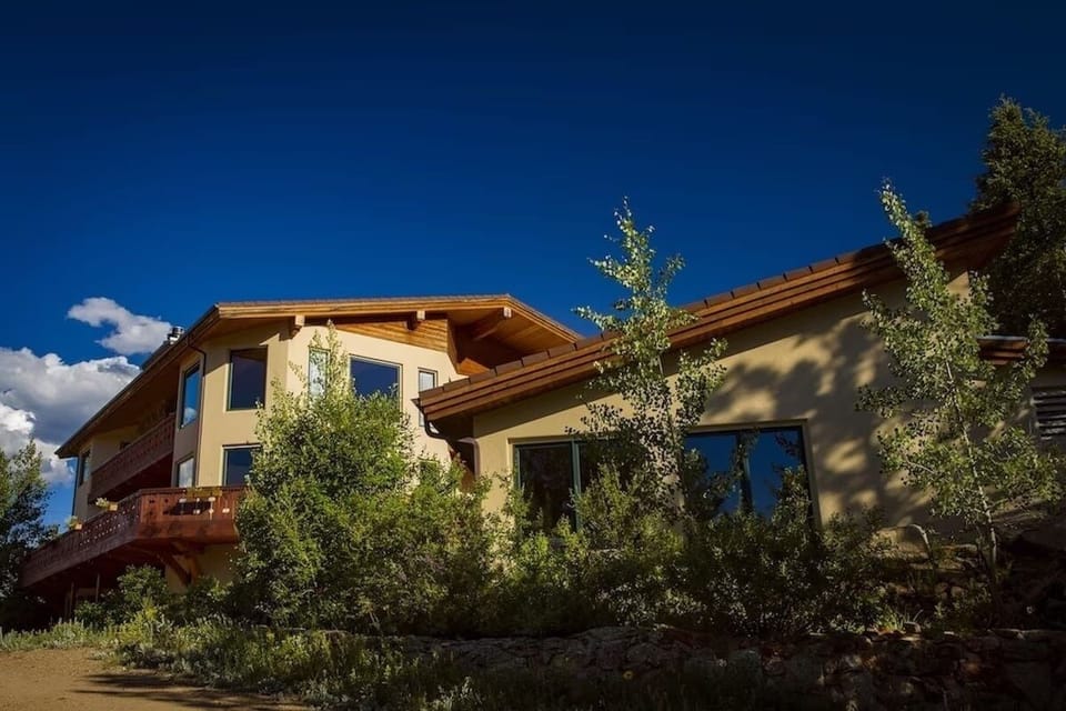 House, 6 Bedrooms | Exterior