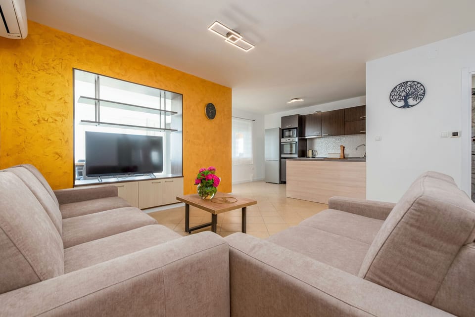 Villa, 4 Bedrooms, Private Pool, Mountain View | Living room | Fireplace