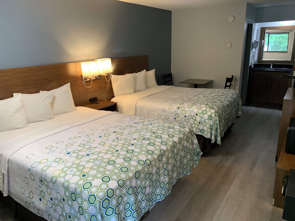 Studio, 2 Double Beds, Non Smoking | In-room safe, free WiFi, bed sheets, wheelchair access