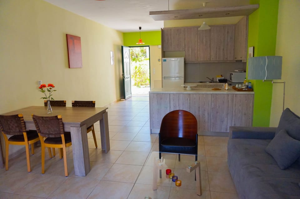 House, Smoking | 8 bedrooms, soundproofing