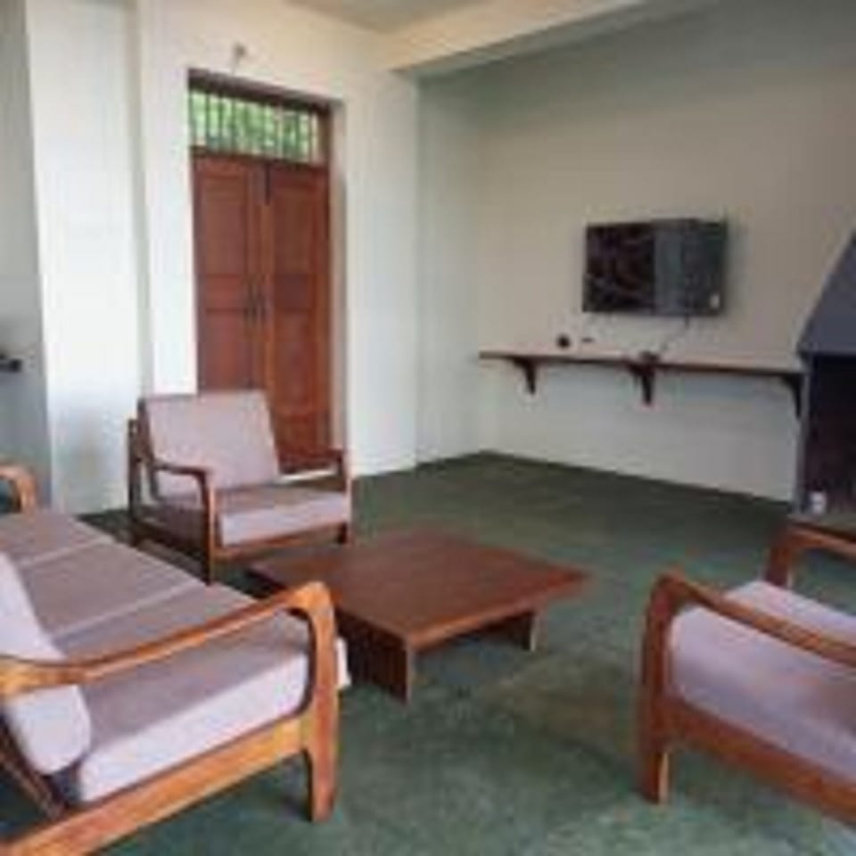 Luxury Villa | Premium bedding, desk, free WiFi, bed sheets