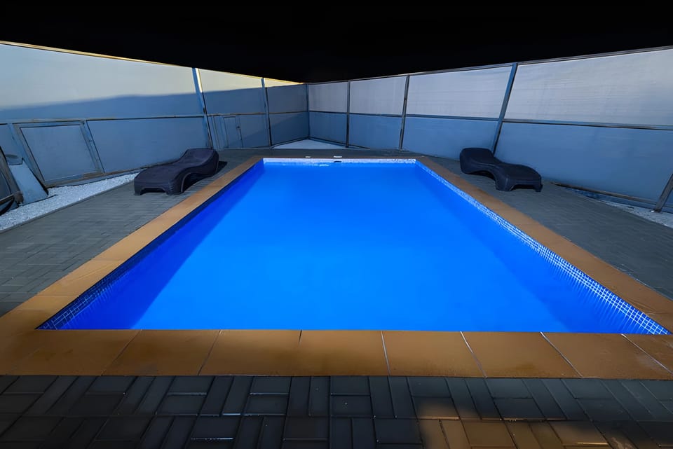 Private pool