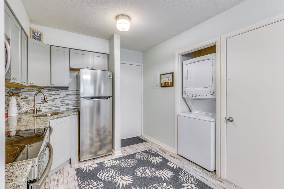 In-Unit Washer & Dryer | Detergent Provided