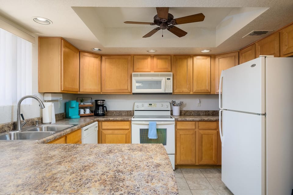 Kitchen area built for easy cooking.